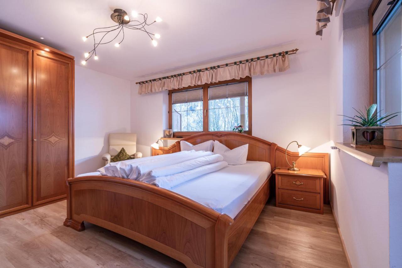 Landhaus Seiringer Apartments Finkenberg Bagian luar foto