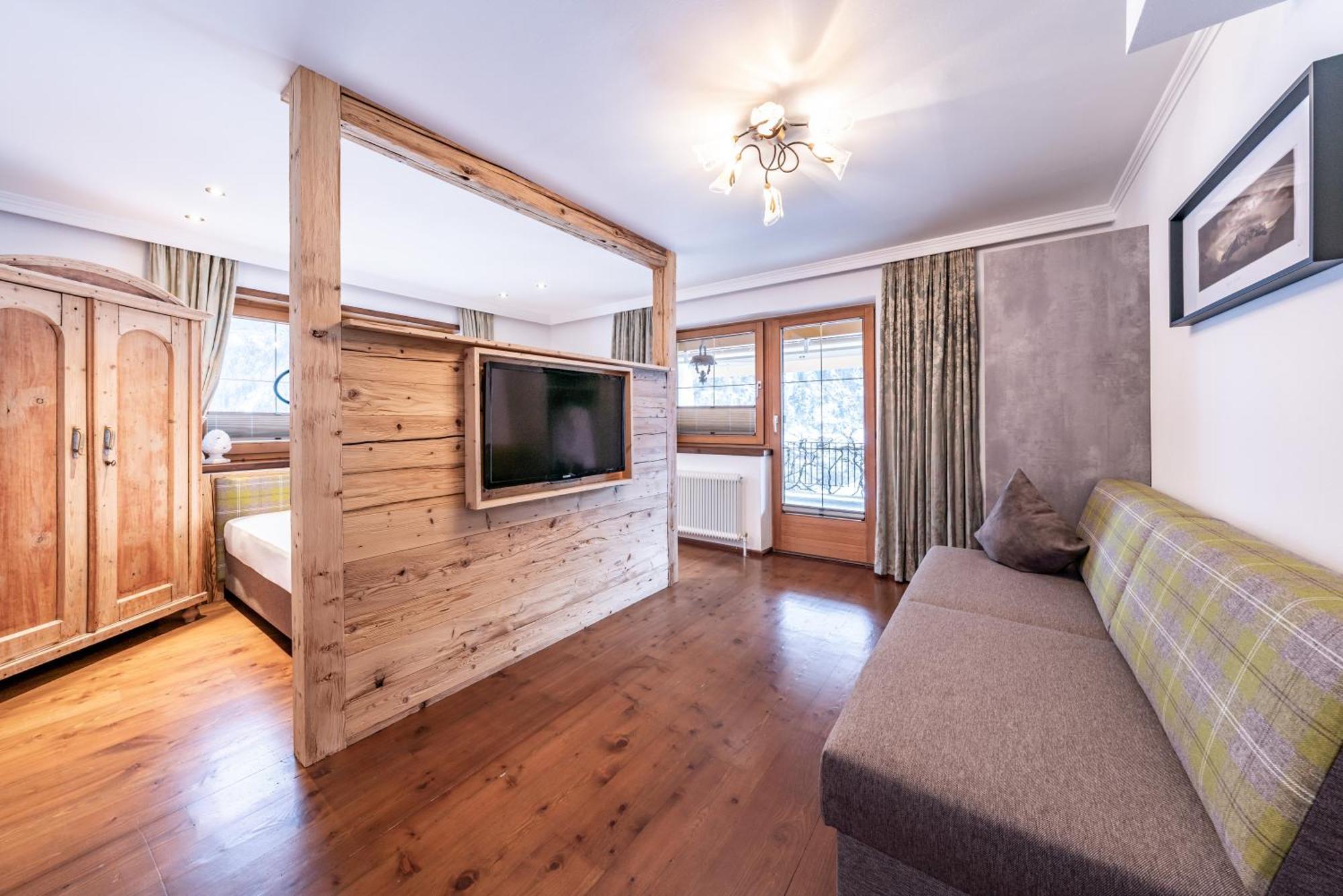 Landhaus Seiringer Apartments Finkenberg Bagian luar foto
